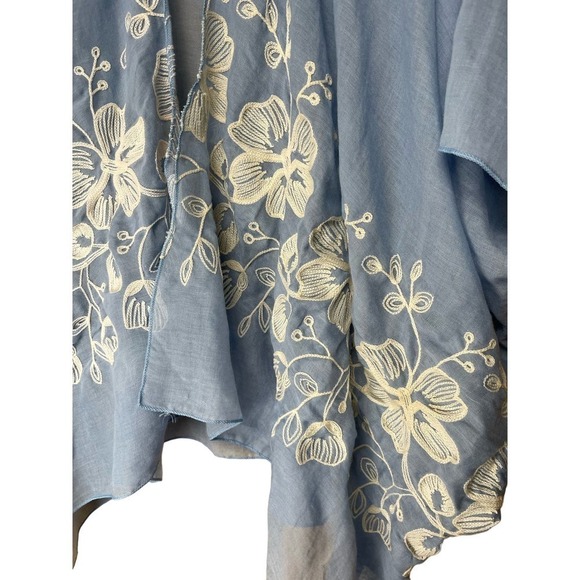 Francesca’s Batwing Short Kimono, Embroidered, OS - Picture 4 of 5